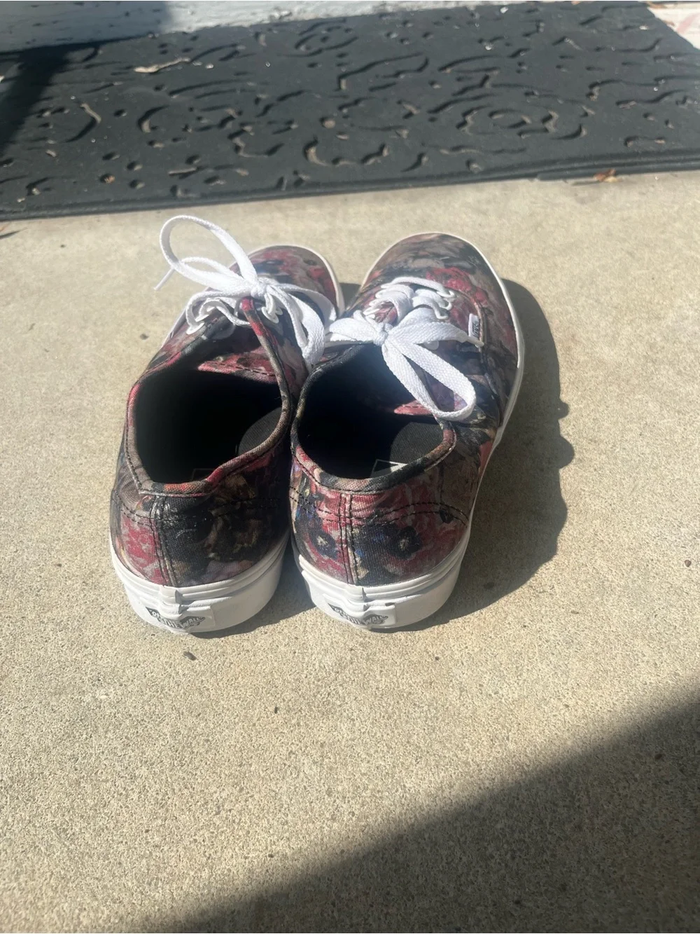 Classic Vans Floral Canvas Lace-Up Sneakers - Pink/Black